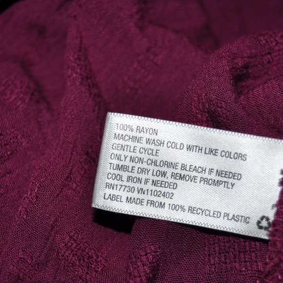 NEW Red Cold-Shoulder Surplice Crop Top [B6] - Picture 6 of 7